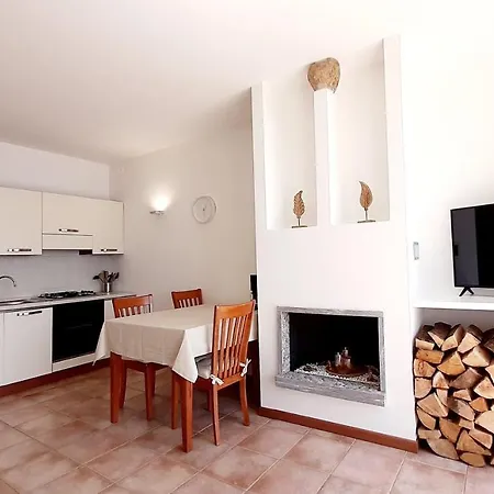 Campagnano Apartment *
